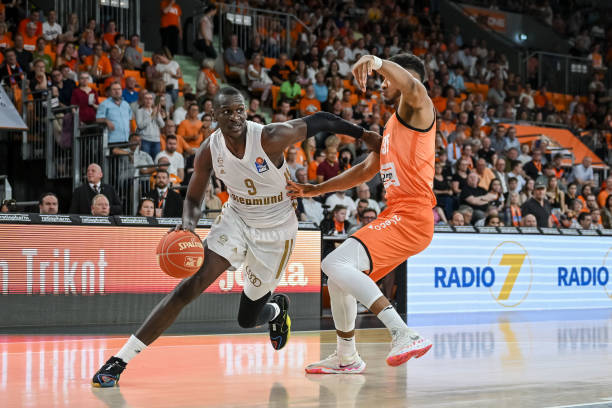 也折射出球 也折射出球