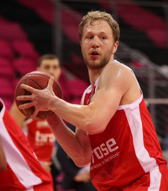 个子球员的 个子球员的