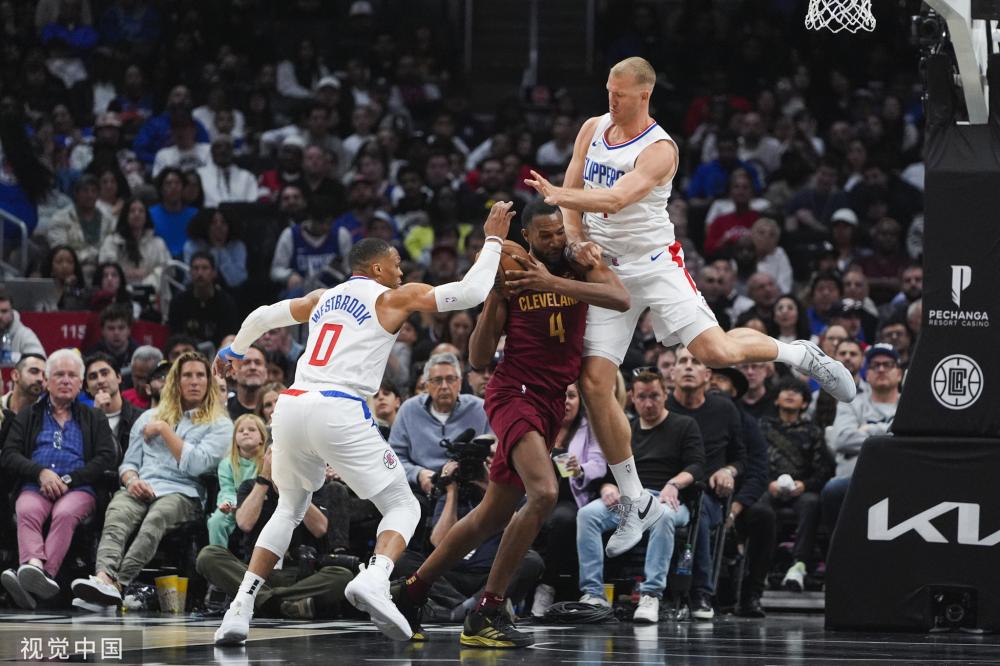 茨站女双决 茨站女双决