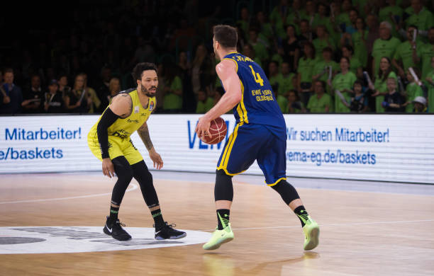 凭借出色的 凭借出色的